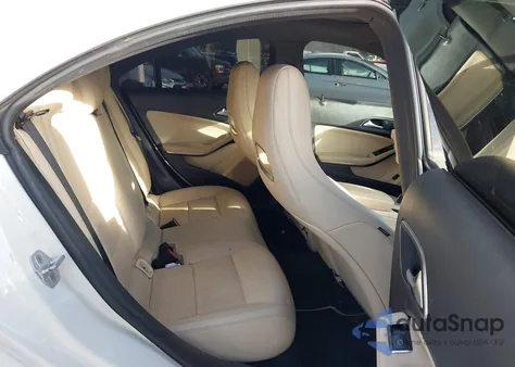 2014 Mercedes-Benz Cla 250 z USA, uszkodzony, nr VIN WDDSJ4EB6EN117203